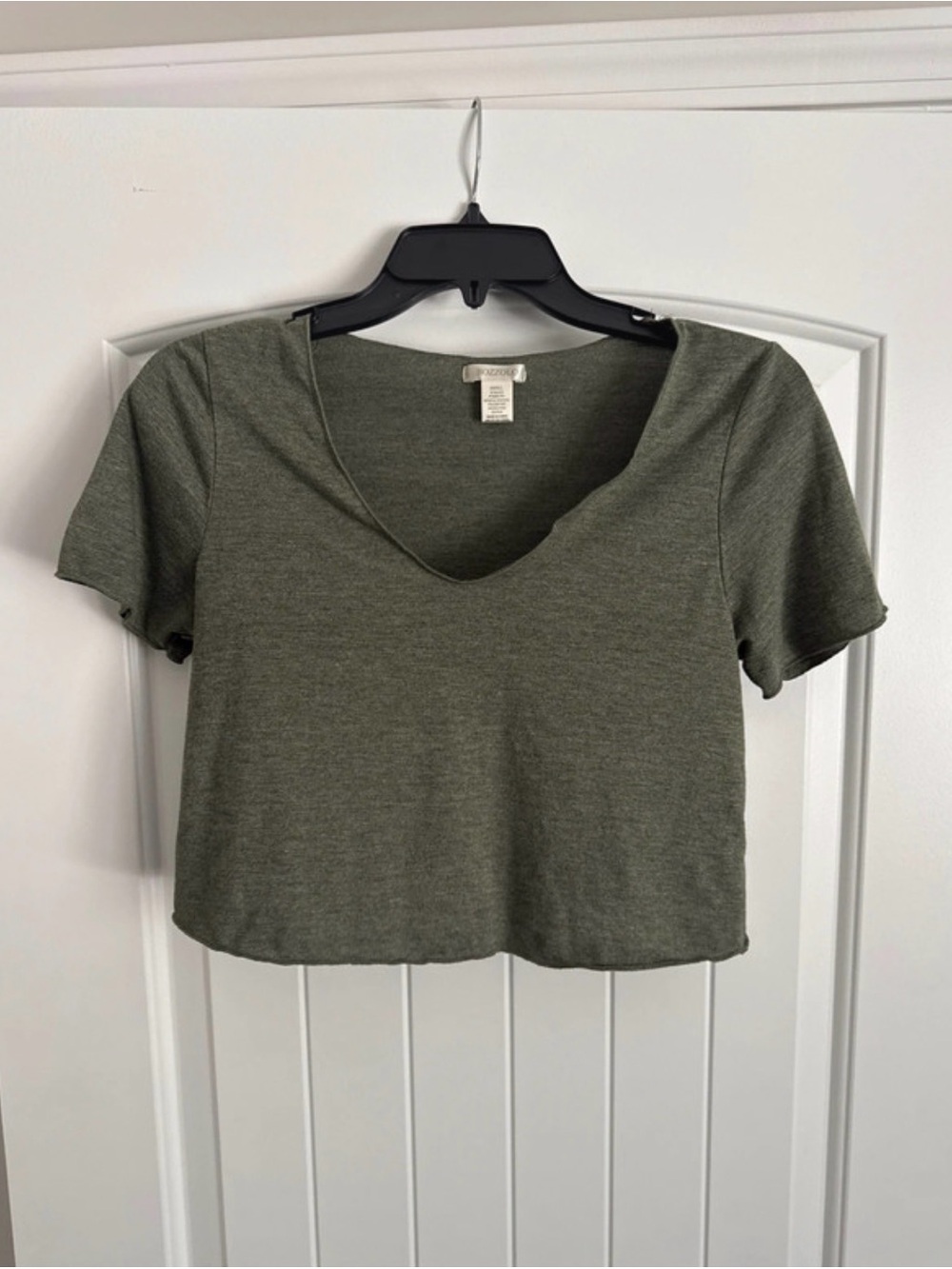 Bozzolo Olive V-Neck Crop Top
